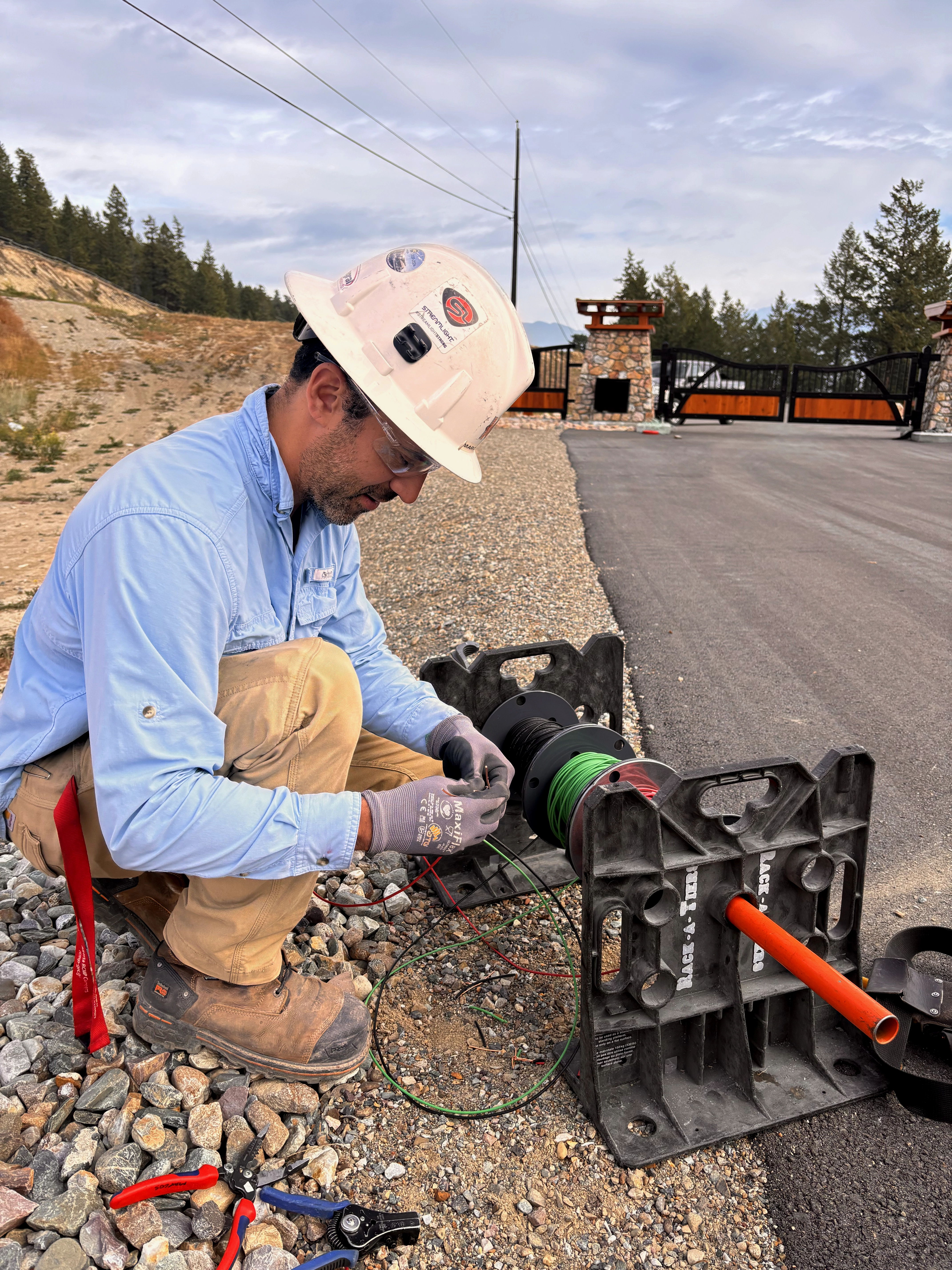 Kotor Electric Master Electrician on-site